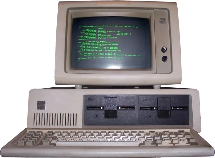 IBM PC dan Apple II tahun 1980-an.